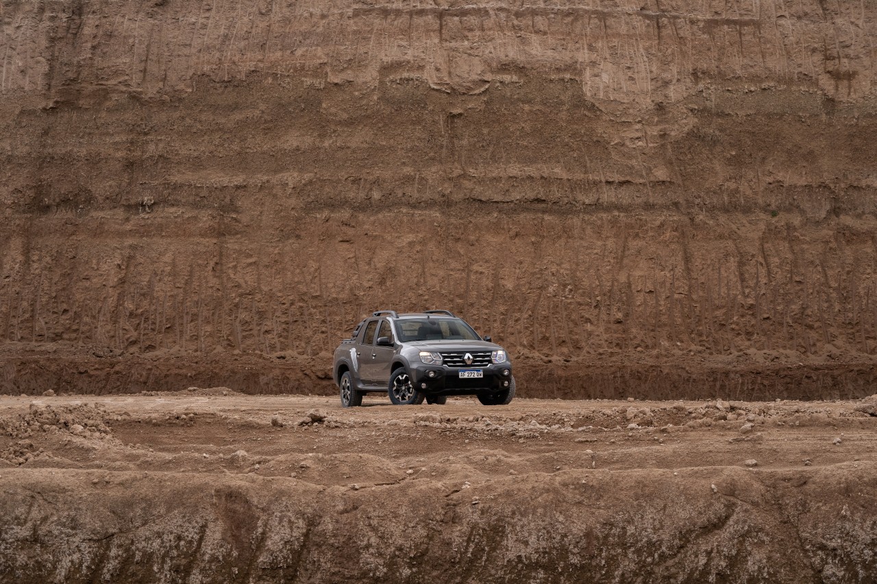 Renault Oroch: VU6oWLrL6ehqCSZoGgGaJ9nIDpHwKX-metaT1JPQ0gtT1VUU0lERVIgKDE1KS5qcGc=-.jpg