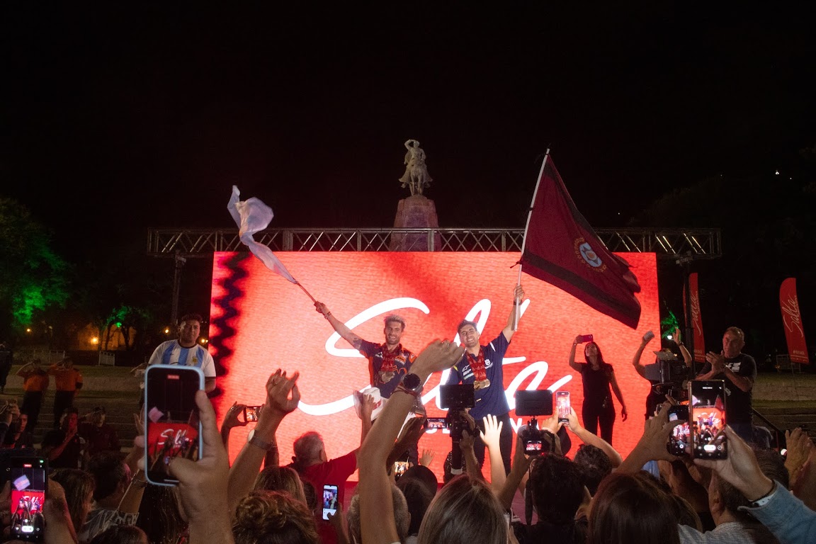 Mirá la galería de imágenes de los festejos de los Benavides en Salta: BENAVIDESFESTEJO8.jpg