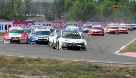 Resumen de la final de Súper TC2000 en Gral. Roca