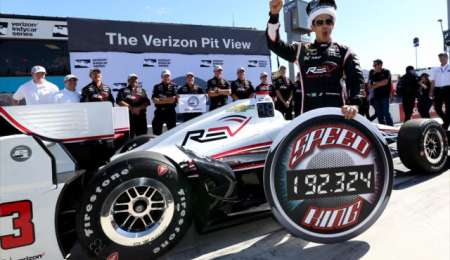 Castroneves larga en pole