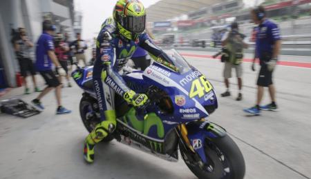 Rossi adelante de Lorenzo