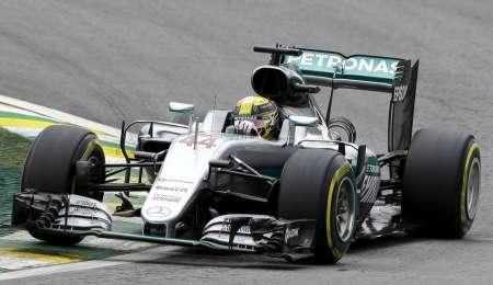 Hamilton con la pole
