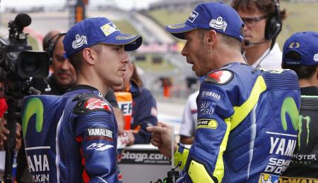 Viñales - Rossi: Primer roce 