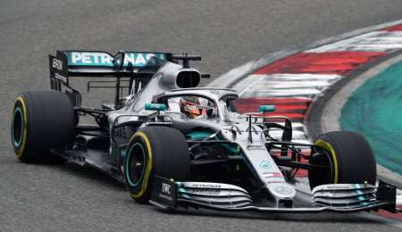 Multaron a Mercedes en Singapur