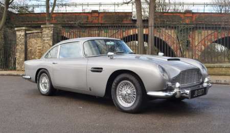 Vuelve el Aston Martin DB5 Goldfinger de James Bond