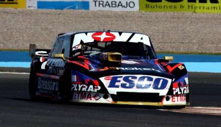 Rossi marcó otra pole y es la octava de Ford en el año