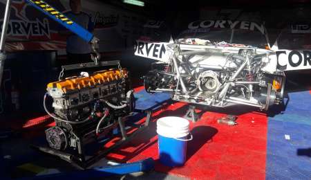 Angelini rompió el motor y se le complicó la carrera