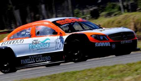 Acosta se llevó la pole en su debut