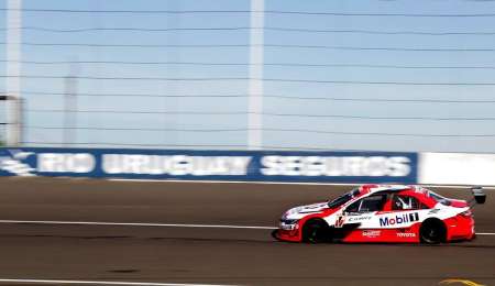 Rossi con el auto campeón