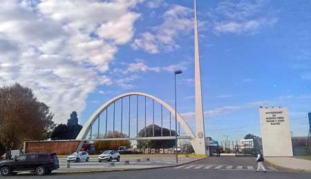¿Qué significa el arco del autódromo de Buenos Aires?