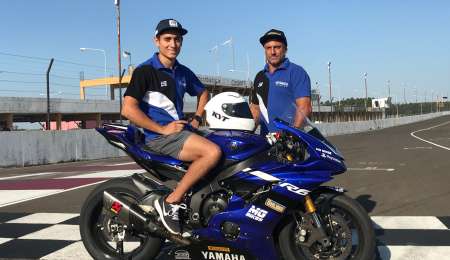 EL PILOTO INTERNACIONAL, EZEQUIEL ITURRIOZ, SE VISTE DE AZUL