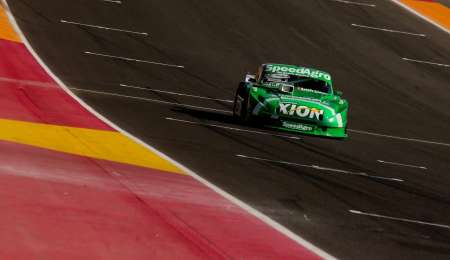 Volvió Santero y se quedó con la pole en el TC