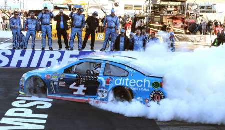 Harvick ganó en New Hampshire