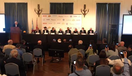 “Fangio fue el mejor piloto de la historia, es mi gran héroe”