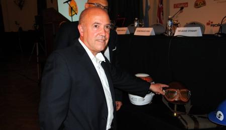 El casco que recibió Bottas lo hizo Mauricio Nigro