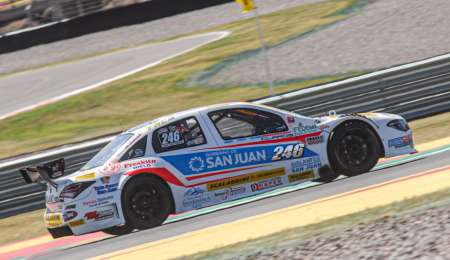 Persia festejó con el auto de Roca