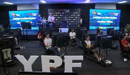 Gómez, el Gran Campeón en la fiesta del simracing