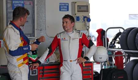 Lorenzo piensa en las 4 ruedas