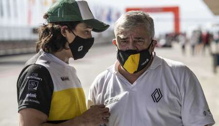 "Seguiremos con los cuatro autos"