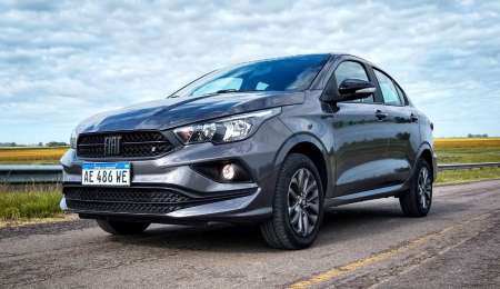 Fiat y Cronos recibieron distinciones