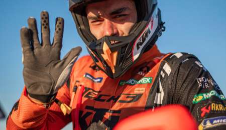 Petrucci se aleja de KTM