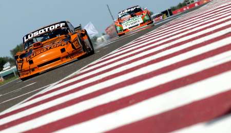 La primera pole del año fue para Lambiris