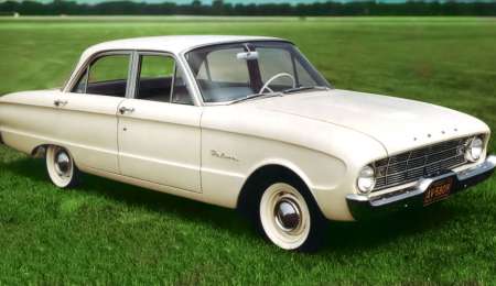 Fanáticos festejan los 60 años del Falcon