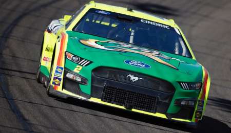 Cindric sigue de racha en Nascar