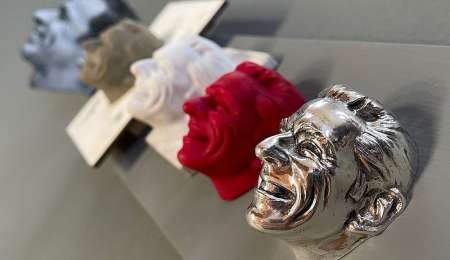 Castroneves da la cara