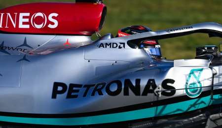 Mercedes va sin pontones