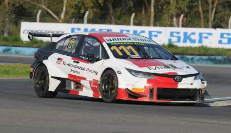 Santero, con el auto de Barrichello