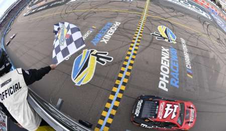 Nascar: el novato del año ganó en Phoenix