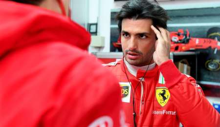 Ferrari quiere renovar con Carlos Sainz