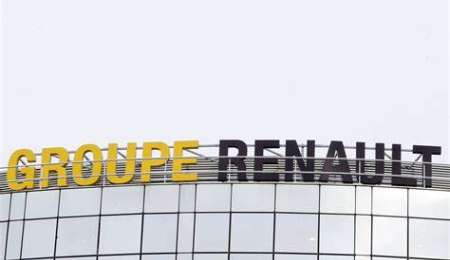 Renault suspende su actividad en Rusia