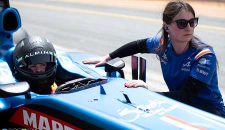 Dos mujeres en Arabia