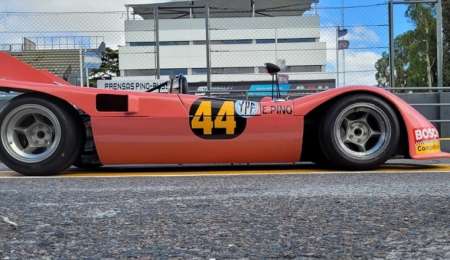 Dos históricos autos se presentan en Balcarce