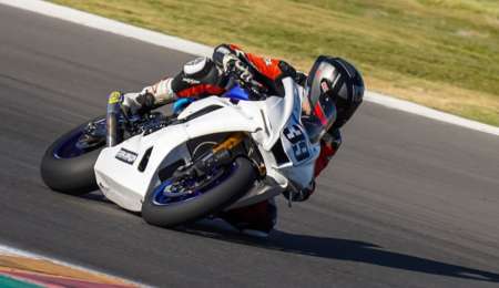 Solorza estrenó su Yamaha R1