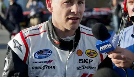 Para Villeneuve,  Ferrari es Mercedes