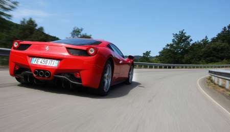 En problemas: Ferrari mandó más de 2000 autos a taller