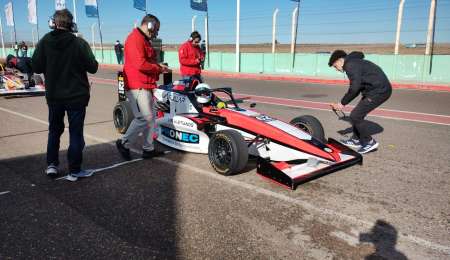 Stang arrancó adelante en Neuquén