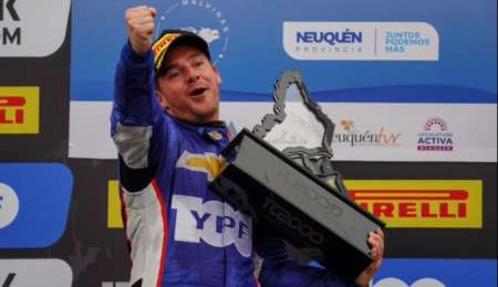 Bernardo Llaver festeja en la cima del campeonato