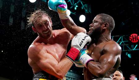 Jake Paul: "Floyd Mayweather está en bancarrota"