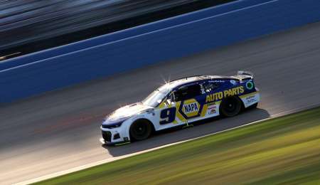 Chase Elliott, más líder que nunca en el Nascar