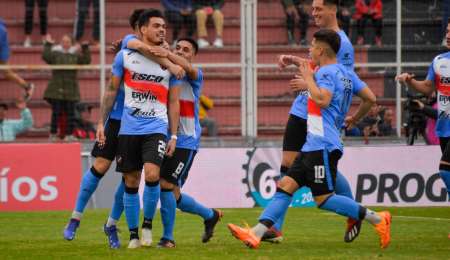 Patronato derrotó a Independiente con un jugador menos