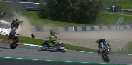 VIDEO: el insólito accidente que puso a Valentino Rossi al borde de la tragedia