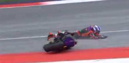 VIDEO: ¡increíble! se cayó en la última curva de la última vuelta cuando venía ganando