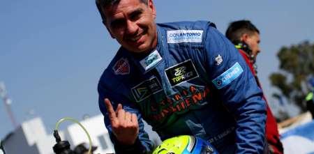 Oscar Sánchez, en la cima del campeonato de Top Race Series