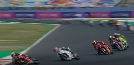 VIDEO: lideraba la carrera de MotoGP en San Marino y se cayó