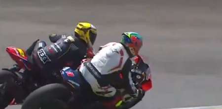 VIDEO: el chapa-chapa también existe entre las motos