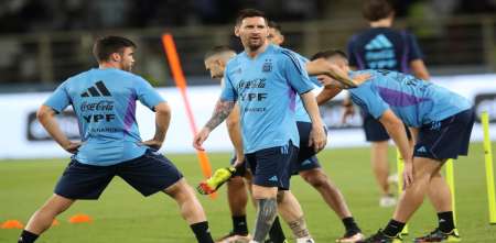 Comenzó el sueño mundialista: Argentina se entrenó en Abu Dhabi y causó furor en la población